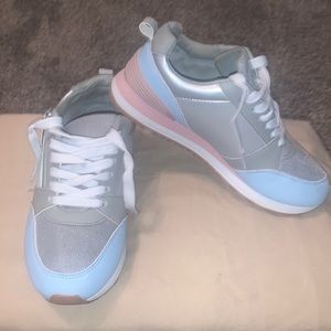 Multi colored casual sneaker.